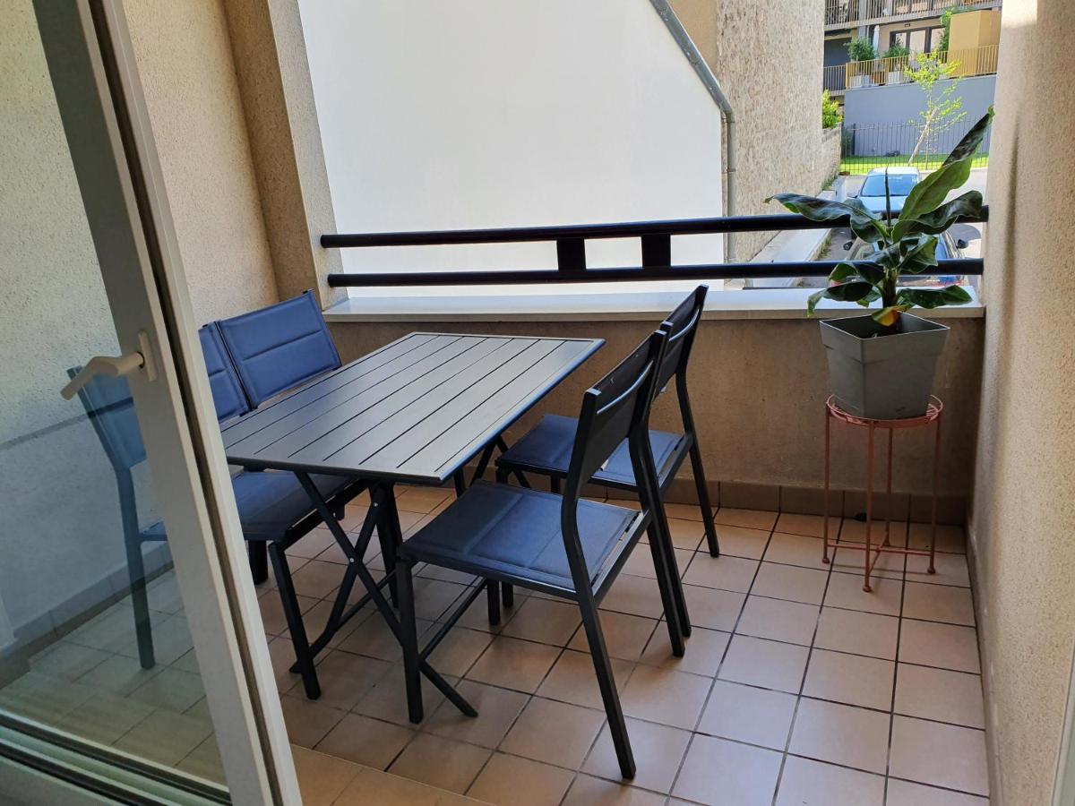 Magnifique Appartement Avec Garage Prive Et Terrasse Reims Esterno foto