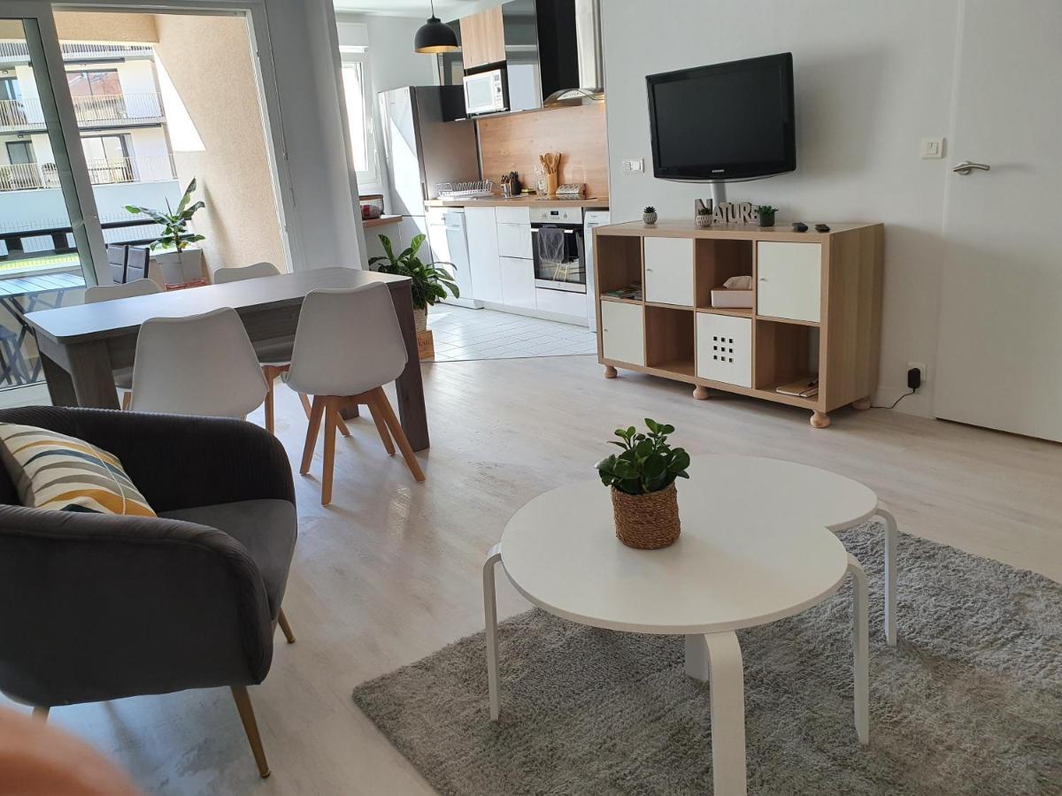 Magnifique Appartement Avec Garage Prive Et Terrasse Reims Esterno foto