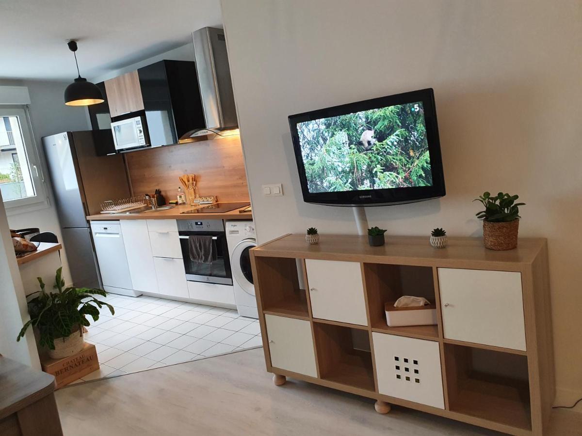 Magnifique Appartement Avec Garage Prive Et Terrasse Reims Esterno foto